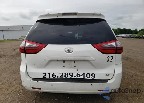 2020 Toyota Sienna Le z USA, uszkodzony, nr VIN 5TDKZ3DC1LS021686